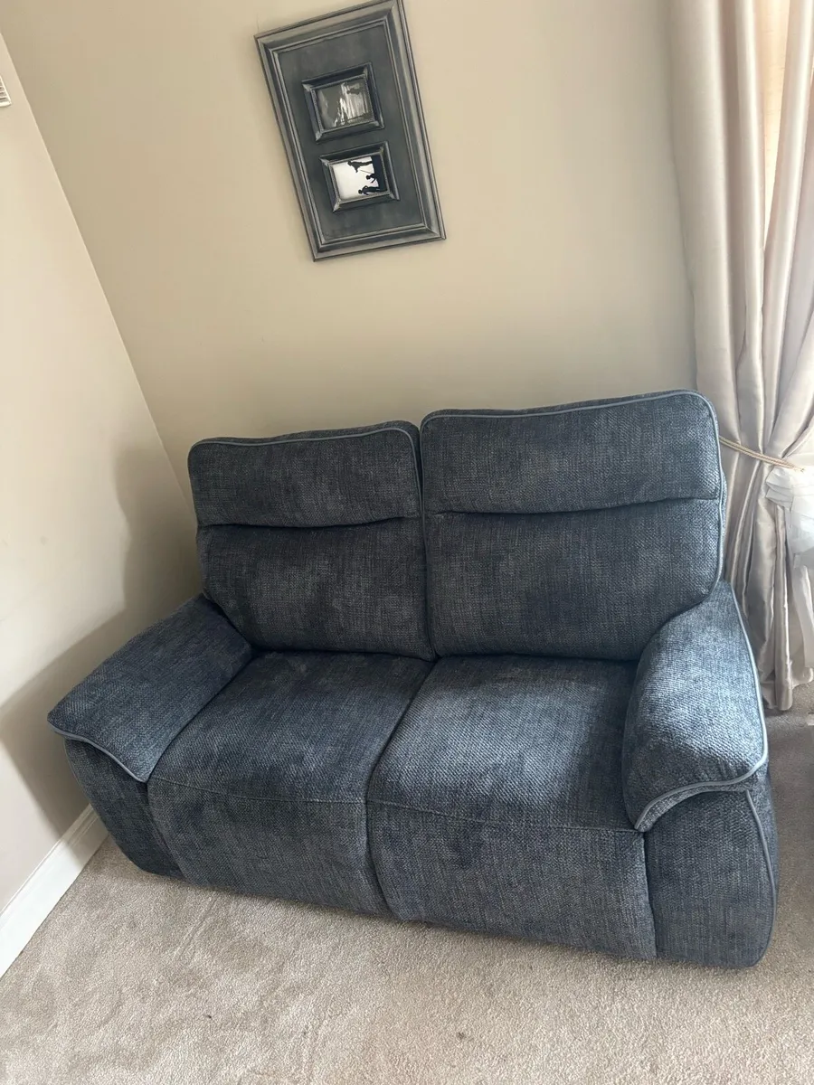 2 seater recliner couch - Image 1