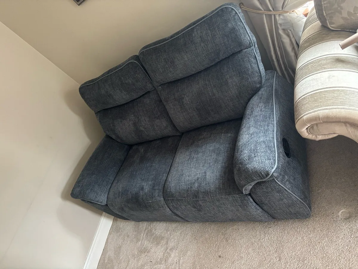 2 seater recliner couch - Image 2