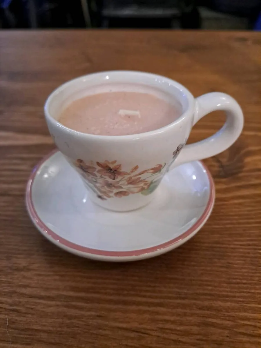 Vintage Floral Teacup & Saucer Candle - Image 1