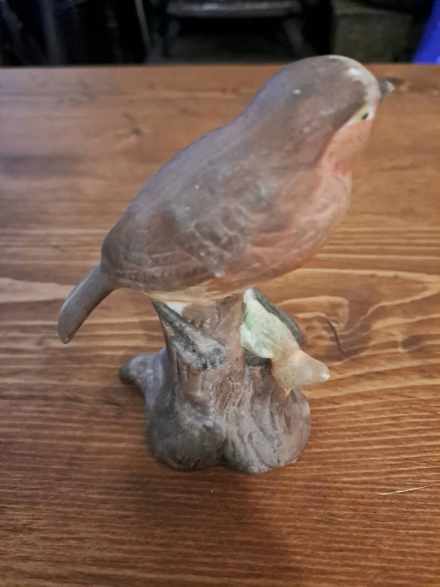 Vintage Style Ceramic Robin Bird Figurine - Image 3