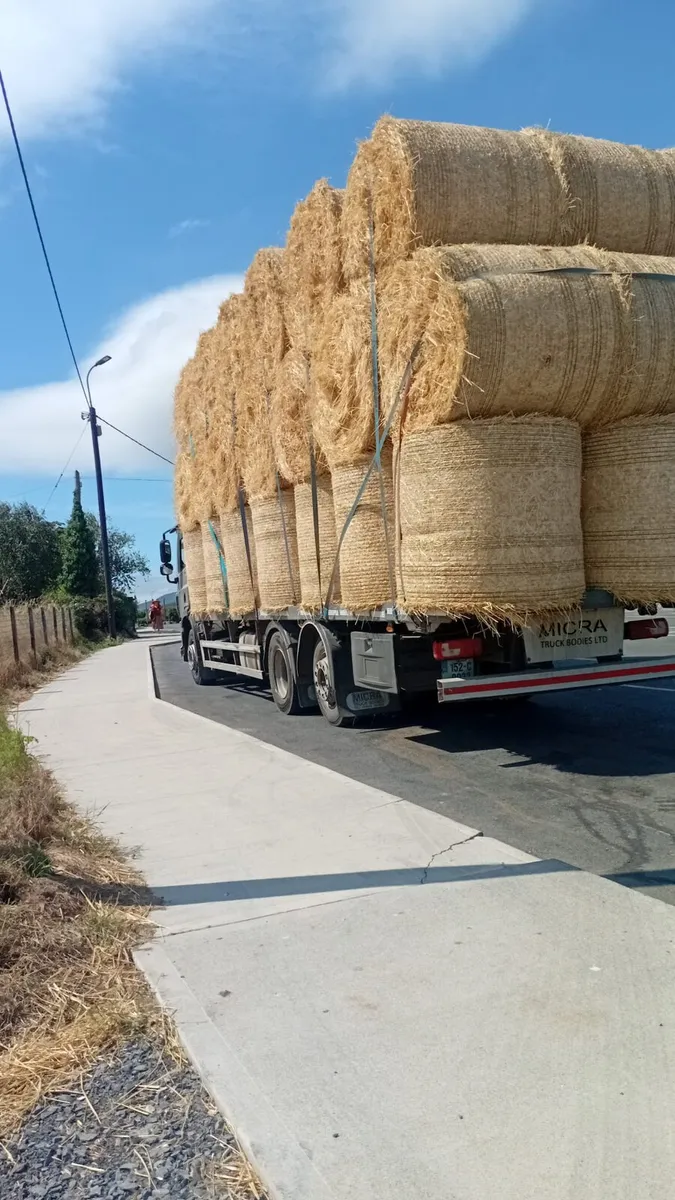 Round barley straw delivered south half of ireland - Image 1