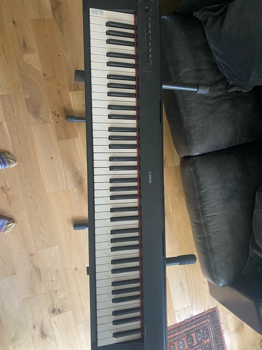 Yamaha electronic keyboard NP-12 - Image 3