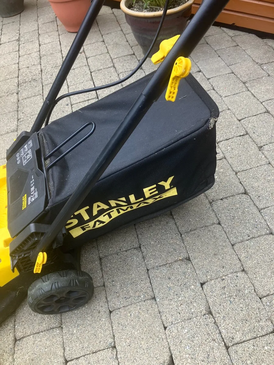 Lawnmower -Stanley - Image 3