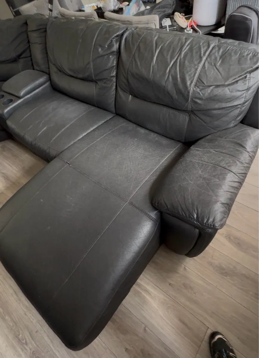 Leather big couch 6-7 seater - Image 2