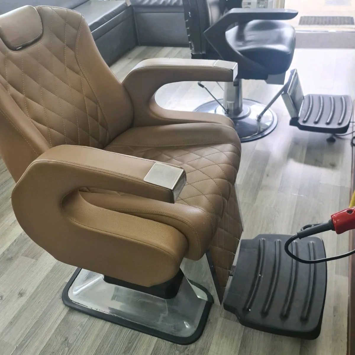 Barber Chair - Image 3