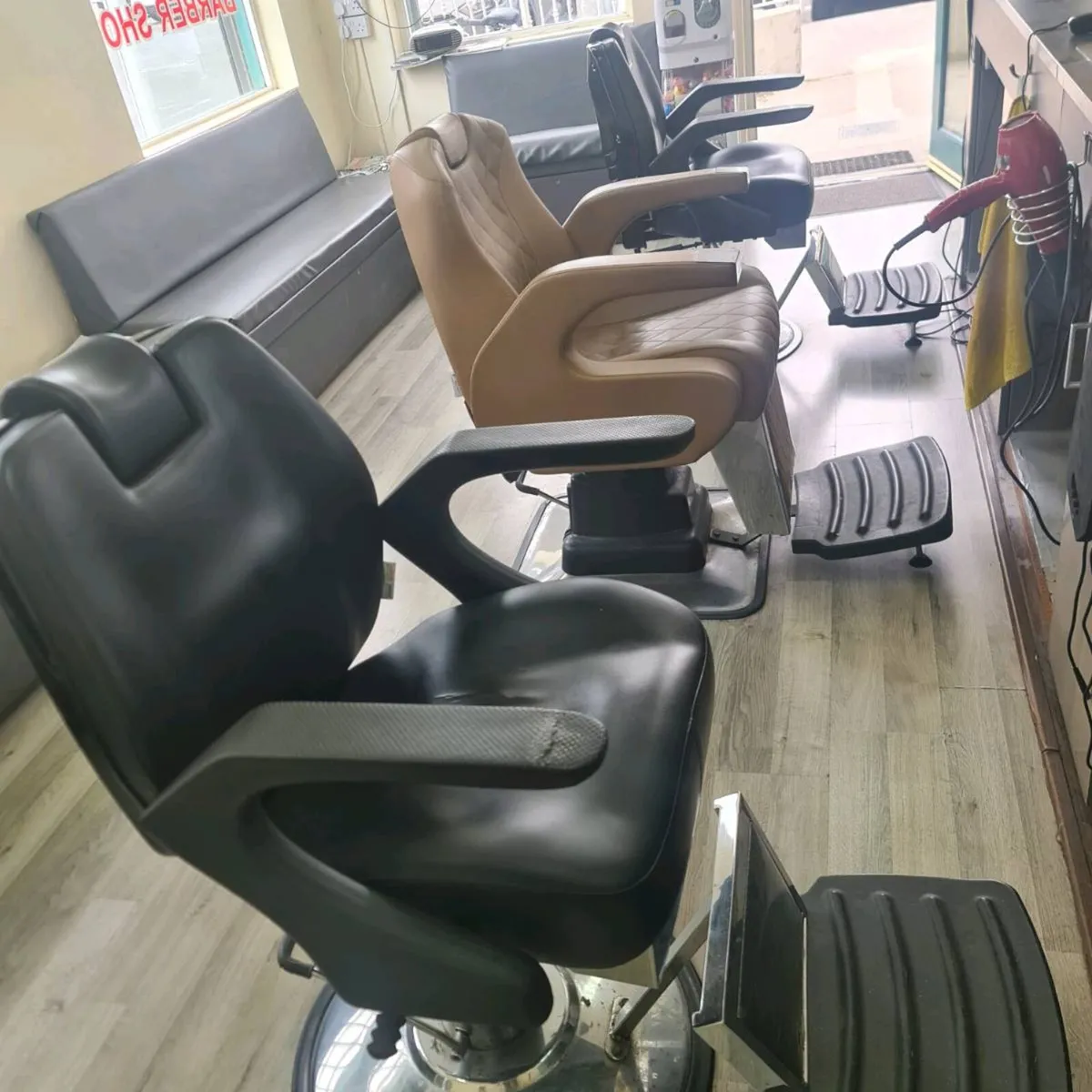 Barber Chair - Image 4