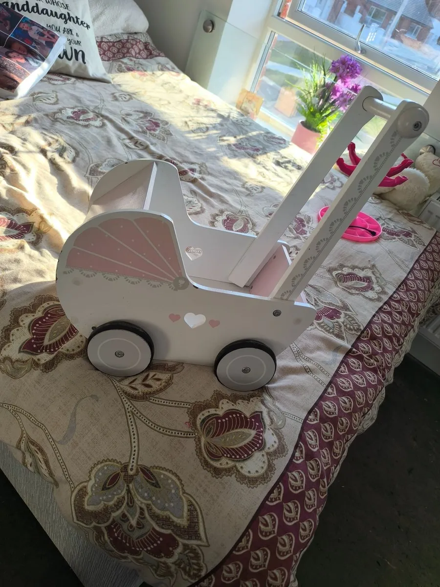 Dolls buggy