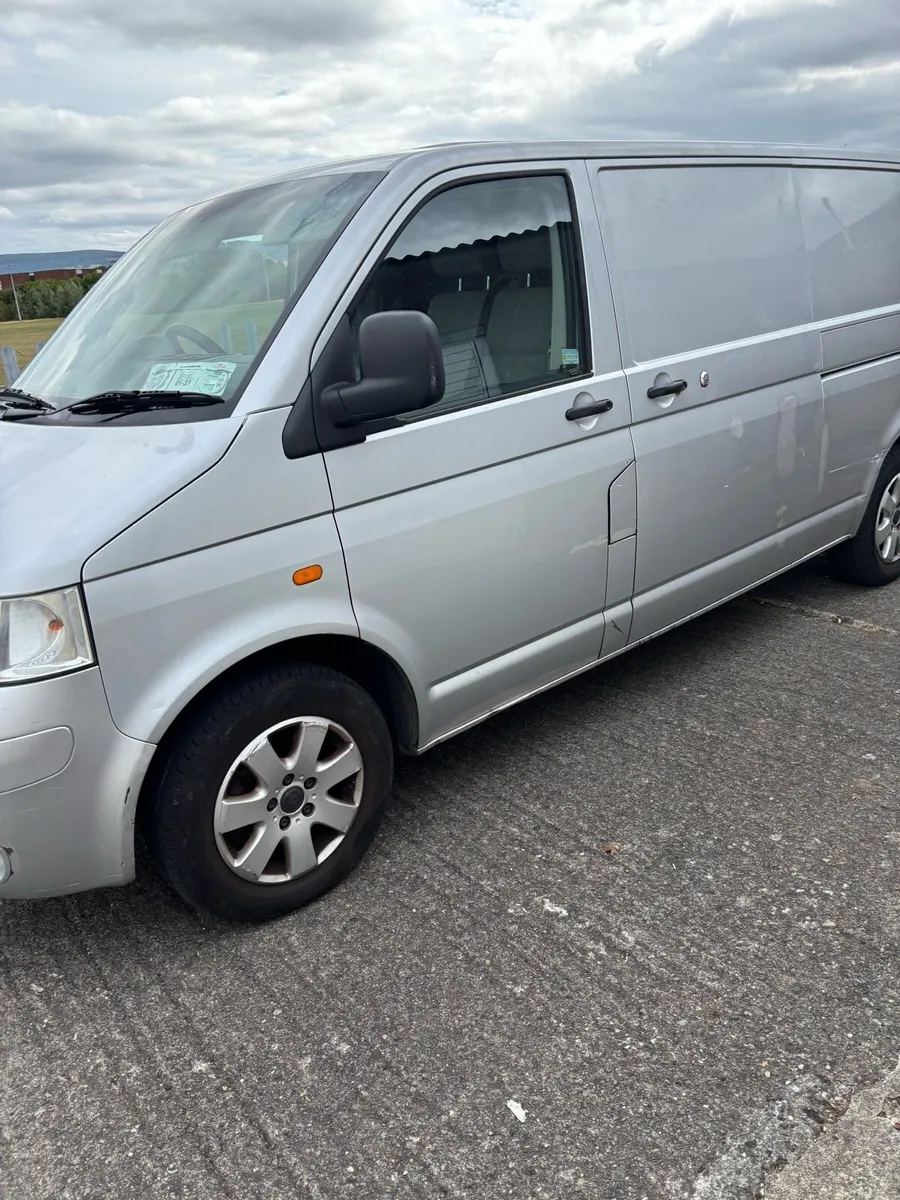 Volkswagen transporter T5 2.5 - Image 2