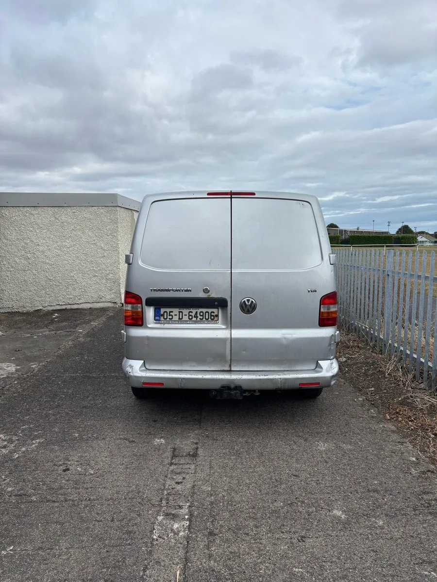Volkswagen transporter T5 2.5 - Image 3
