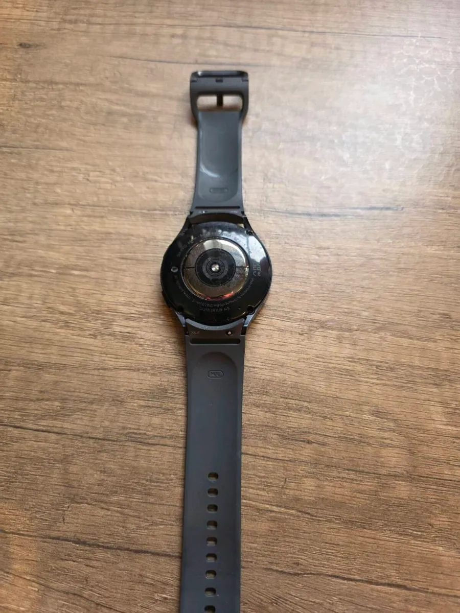 Samsung Galaxy watch 5 - Image 2