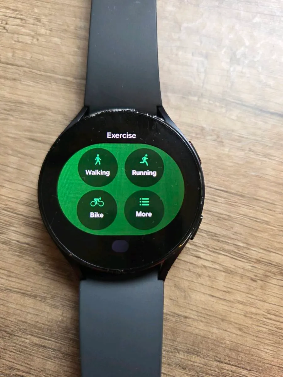 Samsung Galaxy watch 5 - Image 3