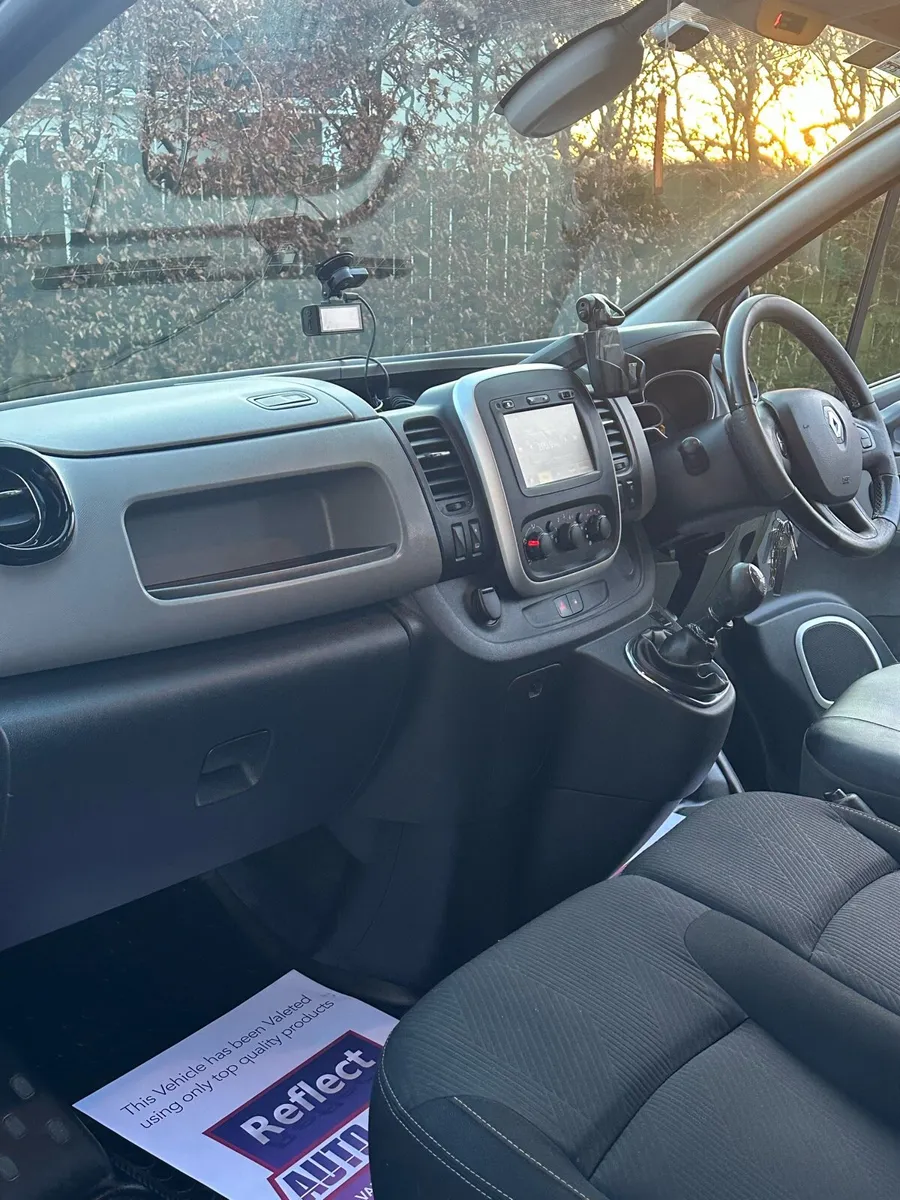 Renault traffic crewcab - Image 3