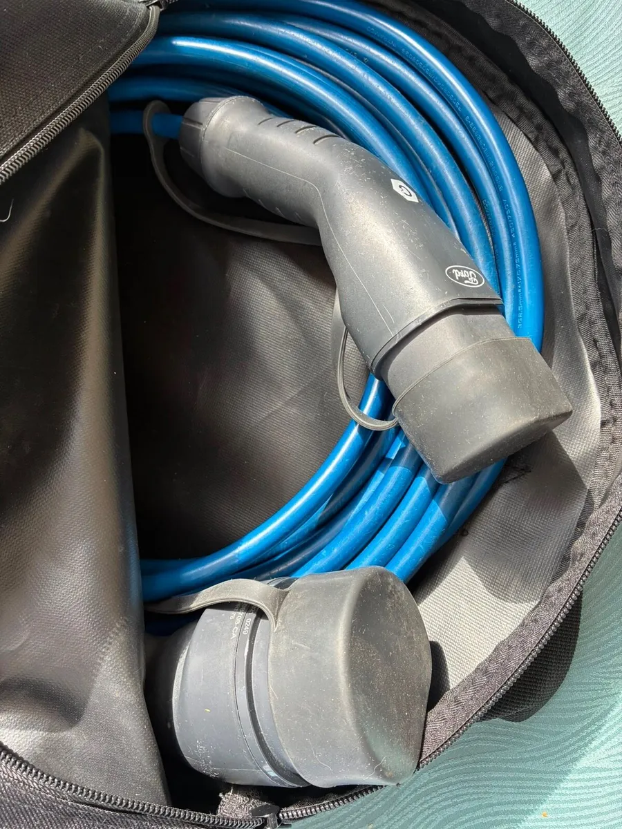 Genuine Ford EV Charging Cable with Carrier Bag - Image 2