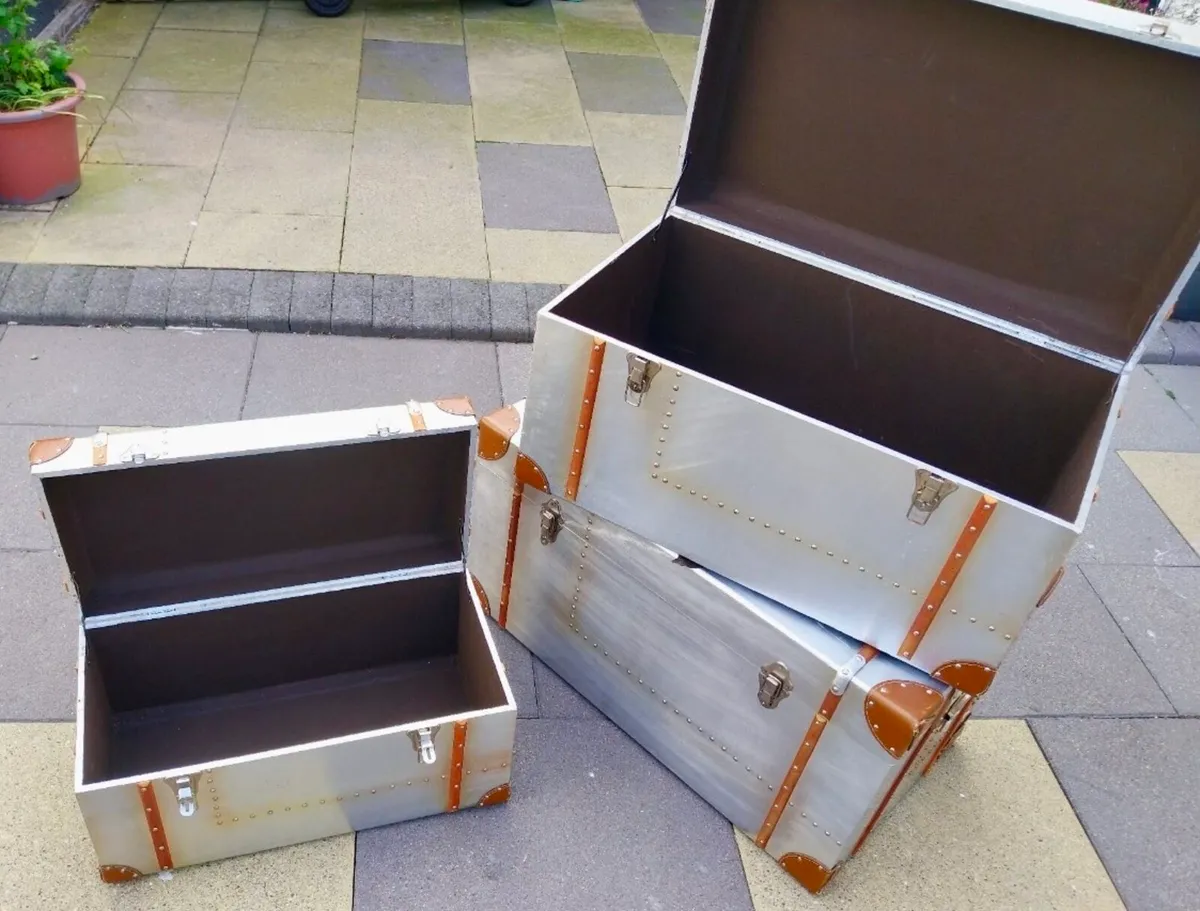 Steamer Trunks in Aluminium & Leather x 4. - Image 4