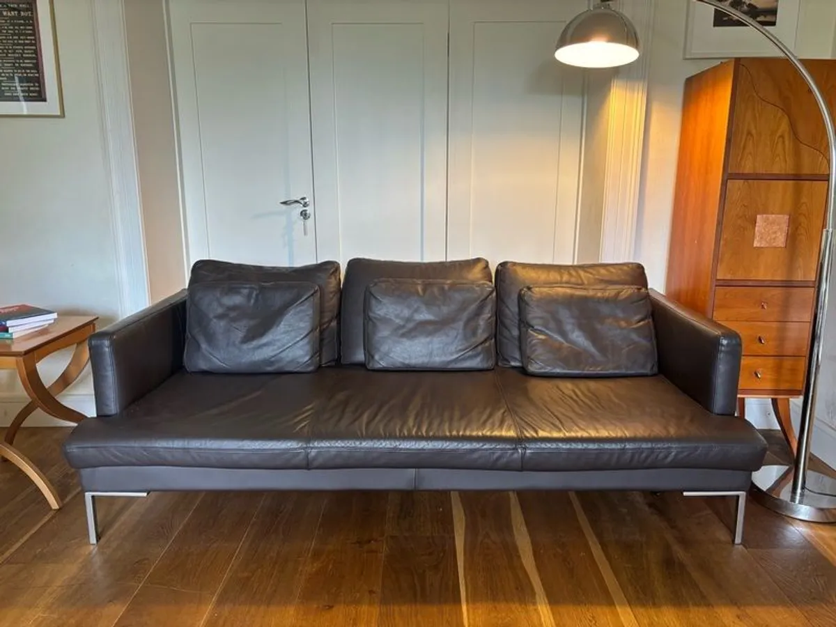 Bo Concept 3-seater leather sofa (dark brown) - Image 1