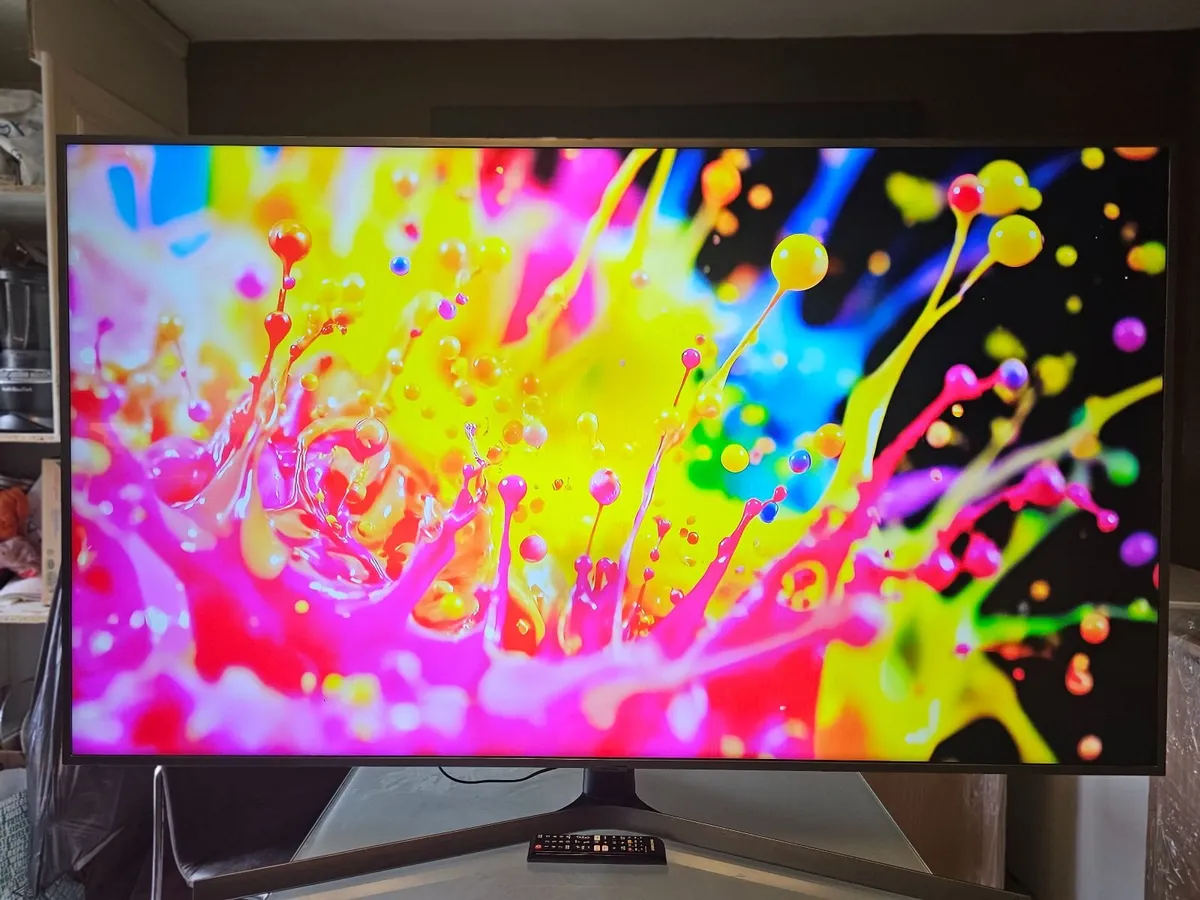 65" Samsung 4K Certified Ultra HD HDR Smart LED TV - Image 2