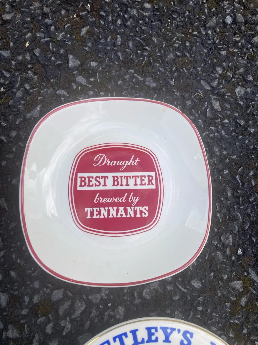 Collection of pub ashtrays free postage - Image 4