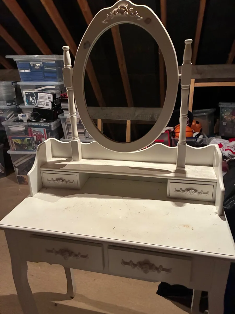Small white dressing table with mirror and stool - Image 2