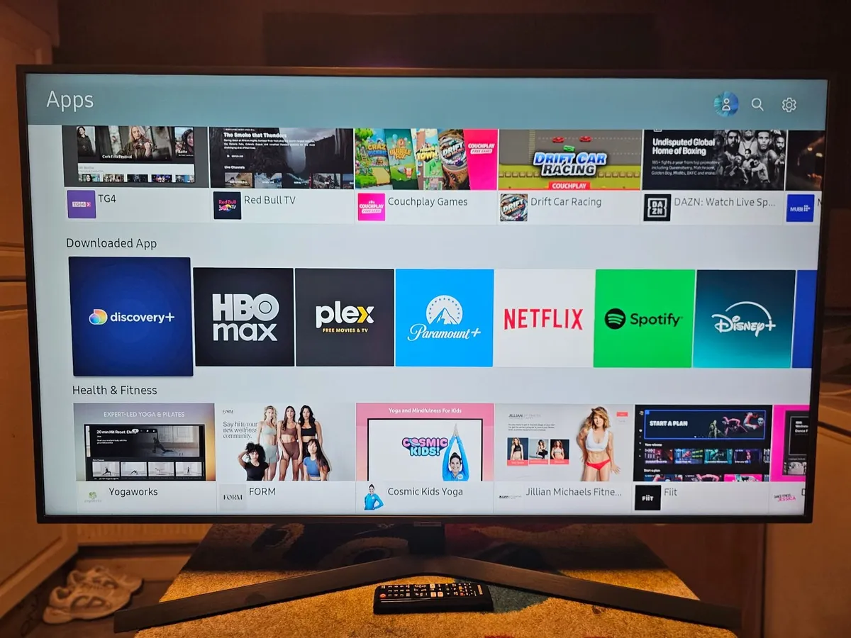 55" Samsung 4K Certified Ultra HD HDR Smart LED TV - Image 4