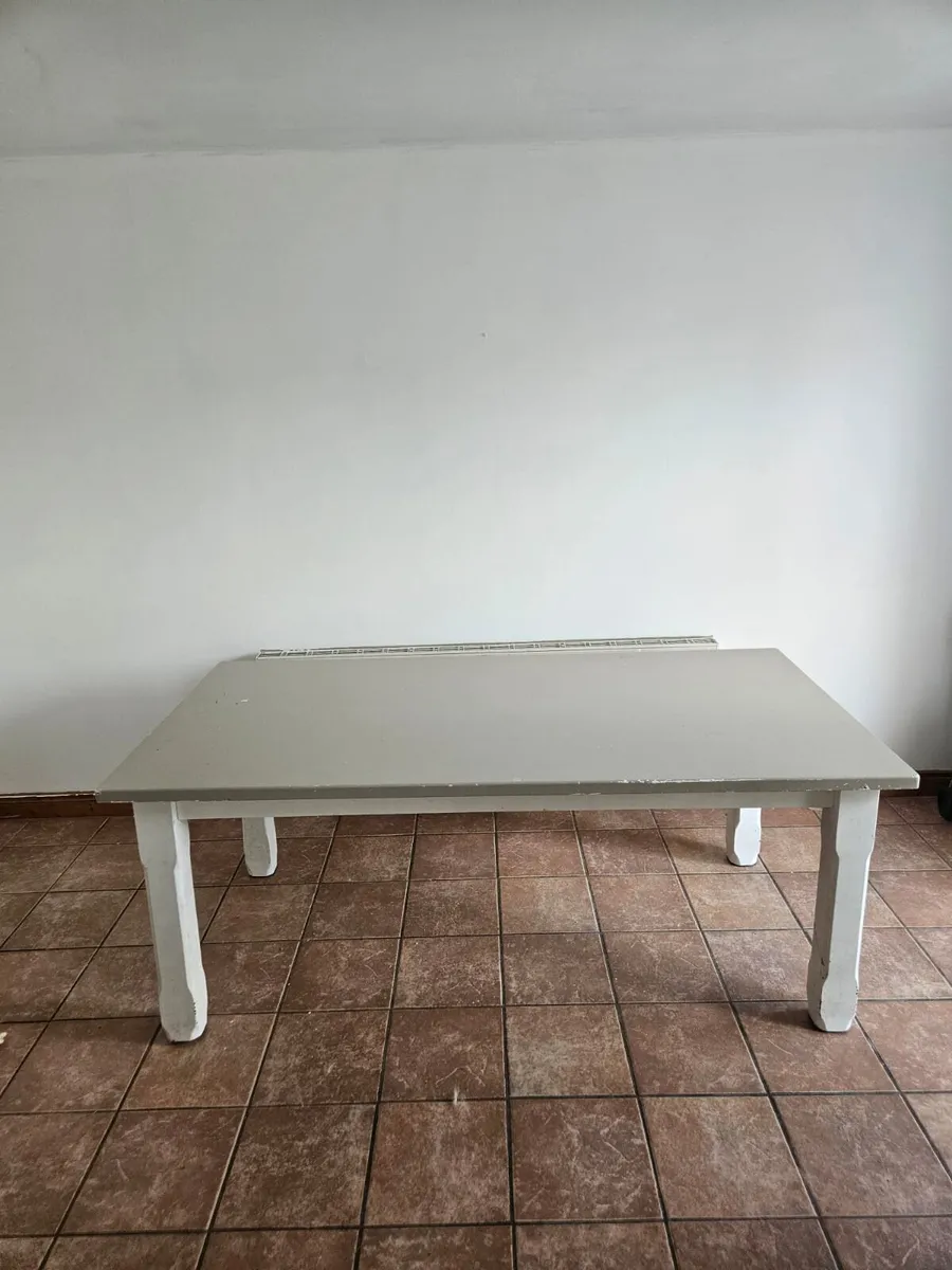 Table and 6 chairs - Image 4