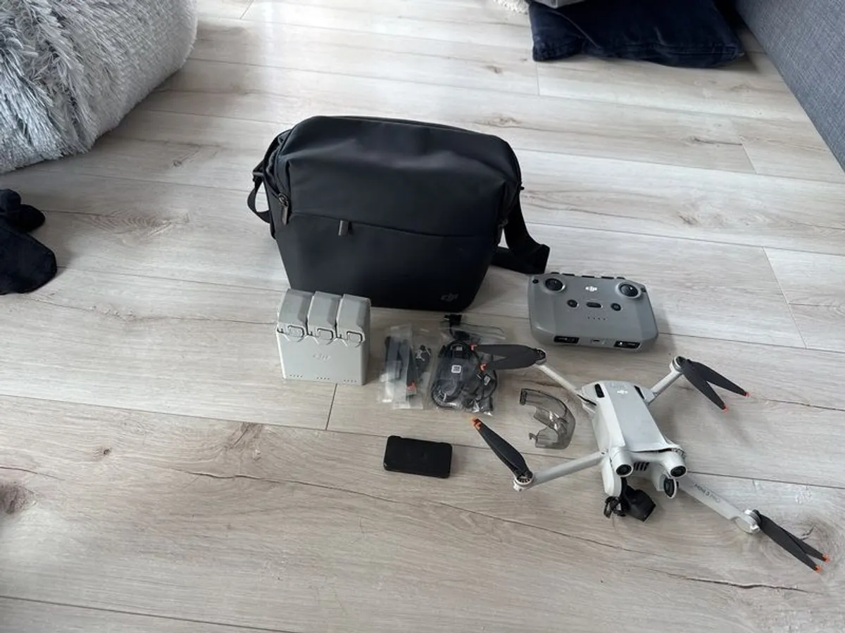 DJI Mini 3 Pro Fly More Combo - Needs Repsir - Image 2