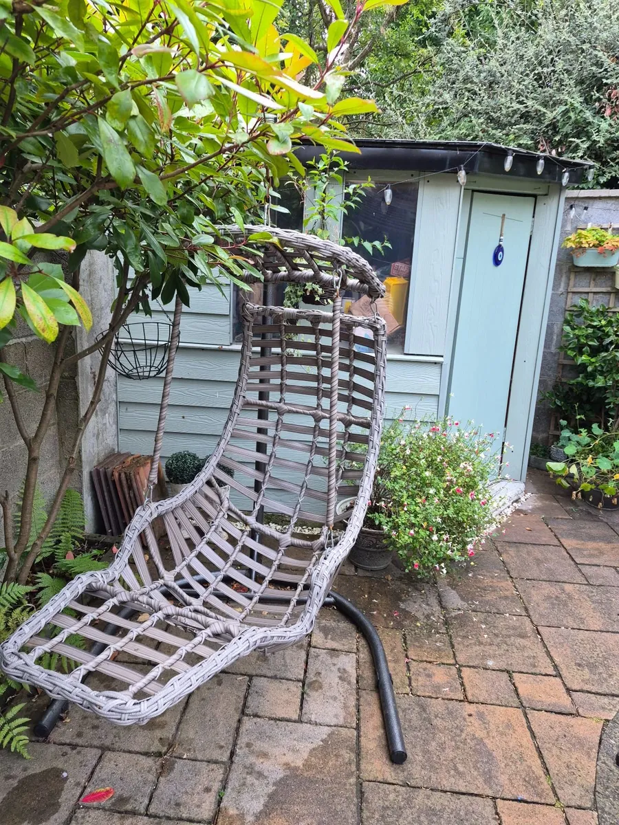 Outdoor Hanging Swing Chair with Cushion – €120 - Image 2