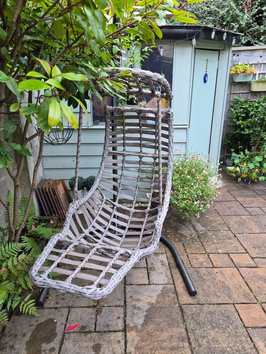 Outdoor Hanging Swing Chair with Cushion – €120 - Image 3
