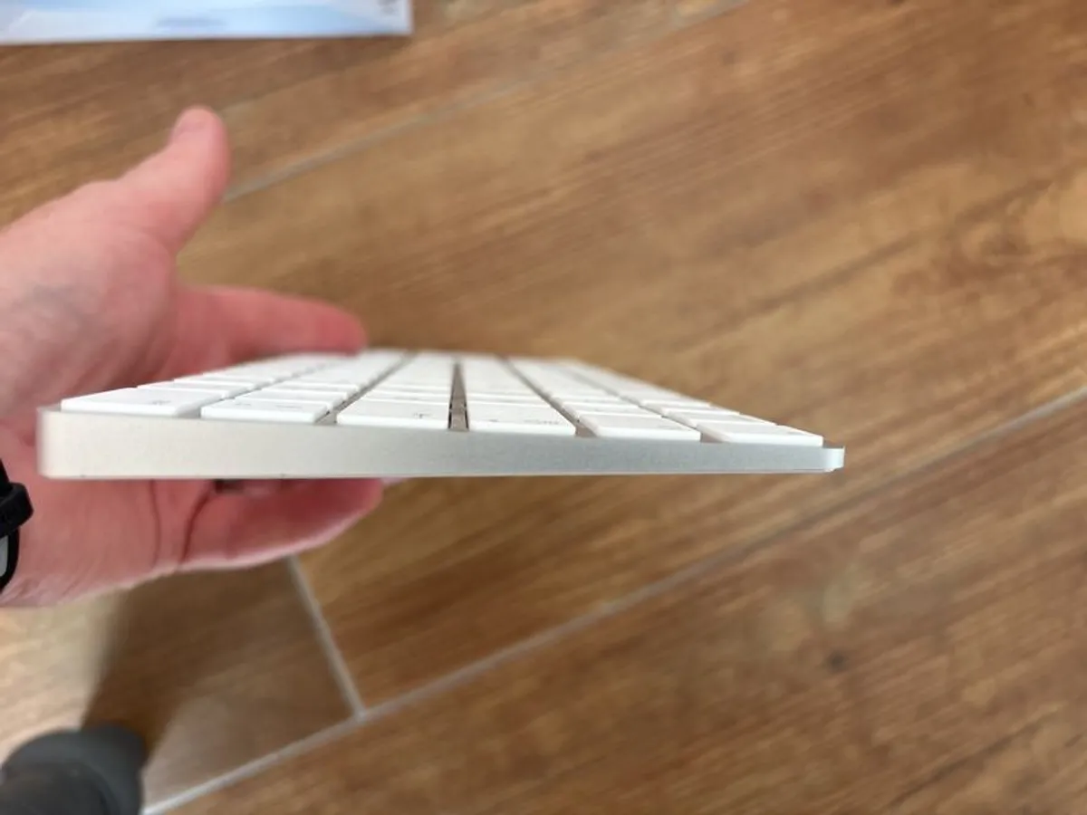 apple Magic Keyboard - Image 3