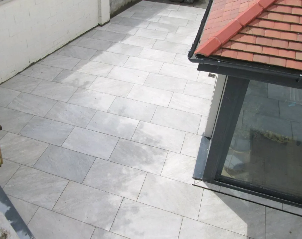 LAKESIDE LANDSCAPING AND PAVING - Image 4