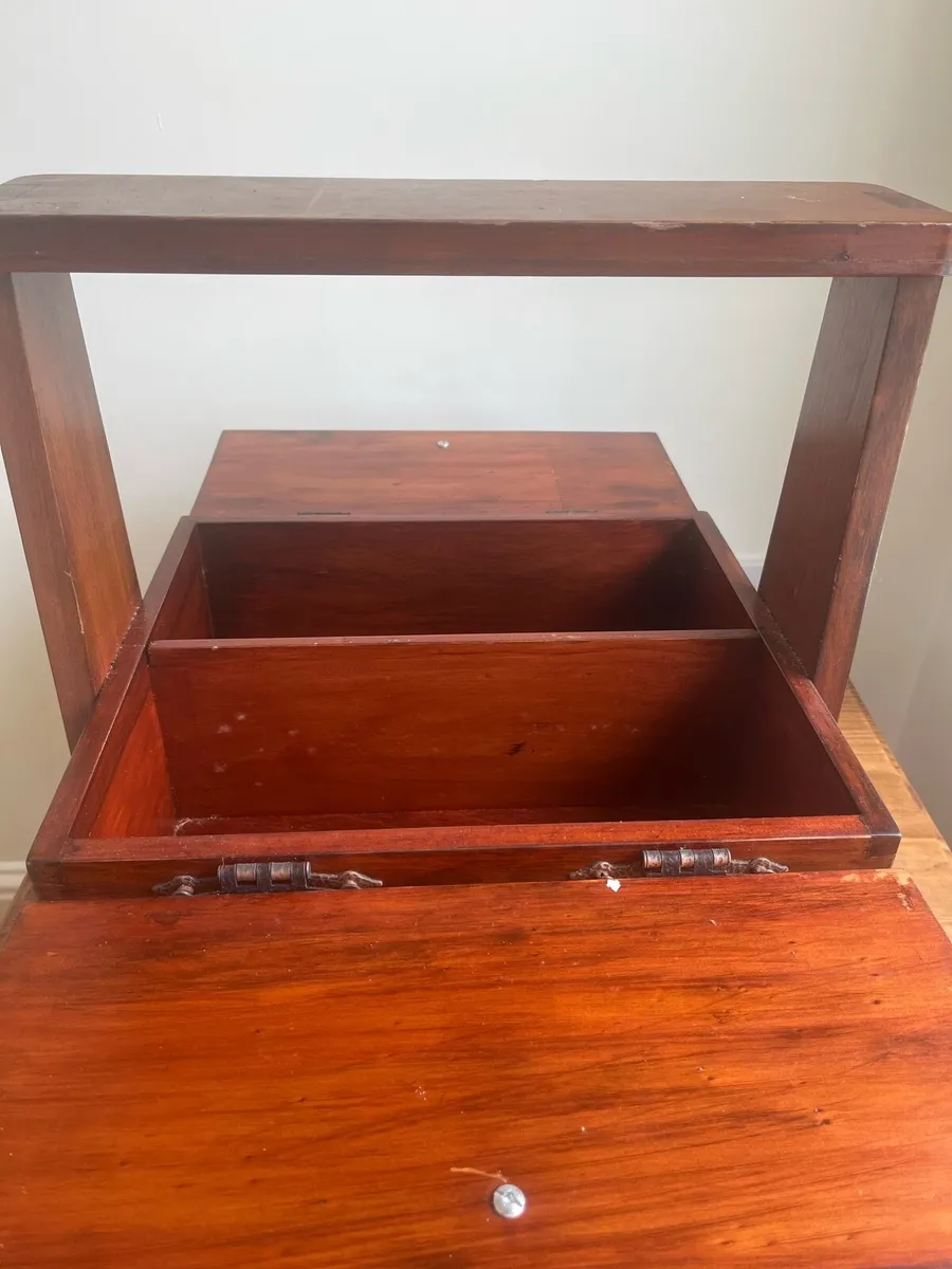Vintage wooden shoe cleaning box - Image 2