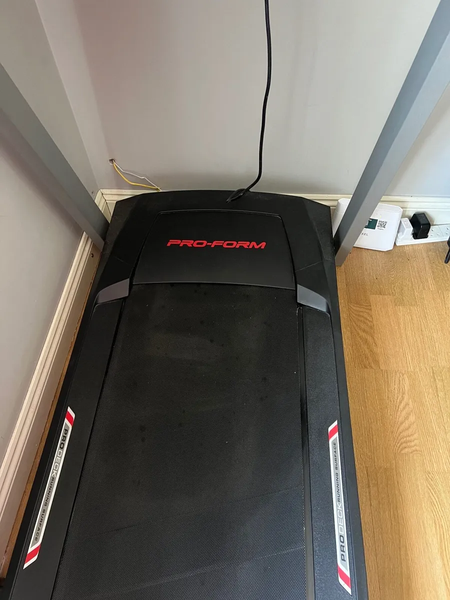 ProForm 305 CST Treadmill – Excellent Condition - Image 3