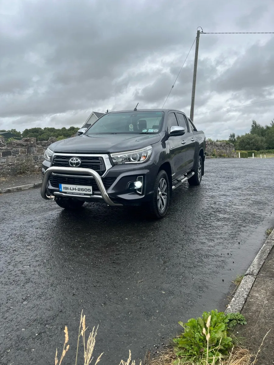 Toyota hilux invincibleX - Image 2