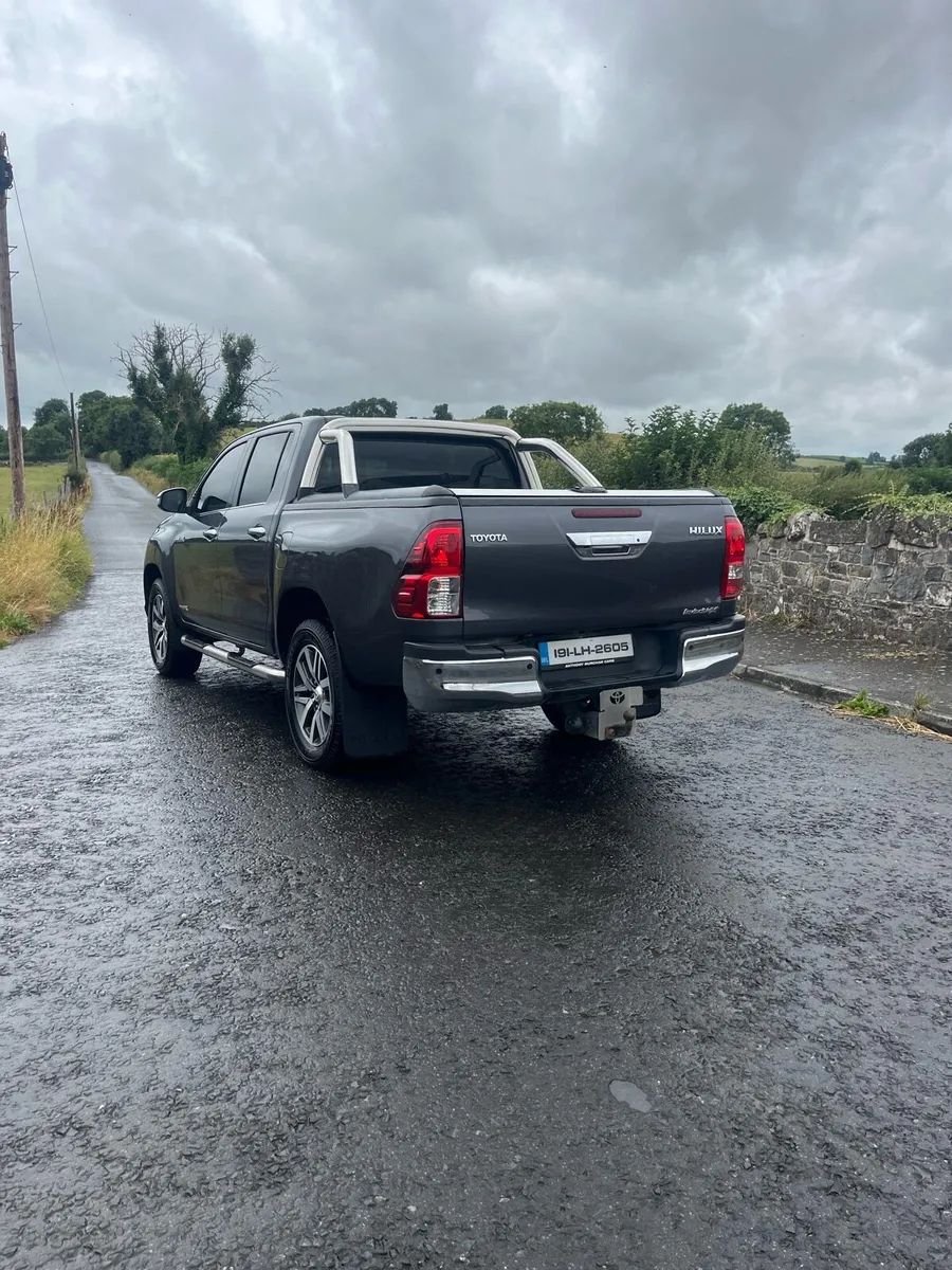 Toyota hilux invincibleX - Image 3