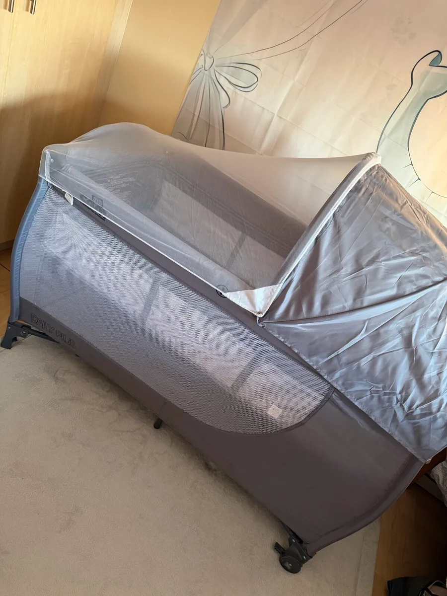 Travel Cot - Image 3