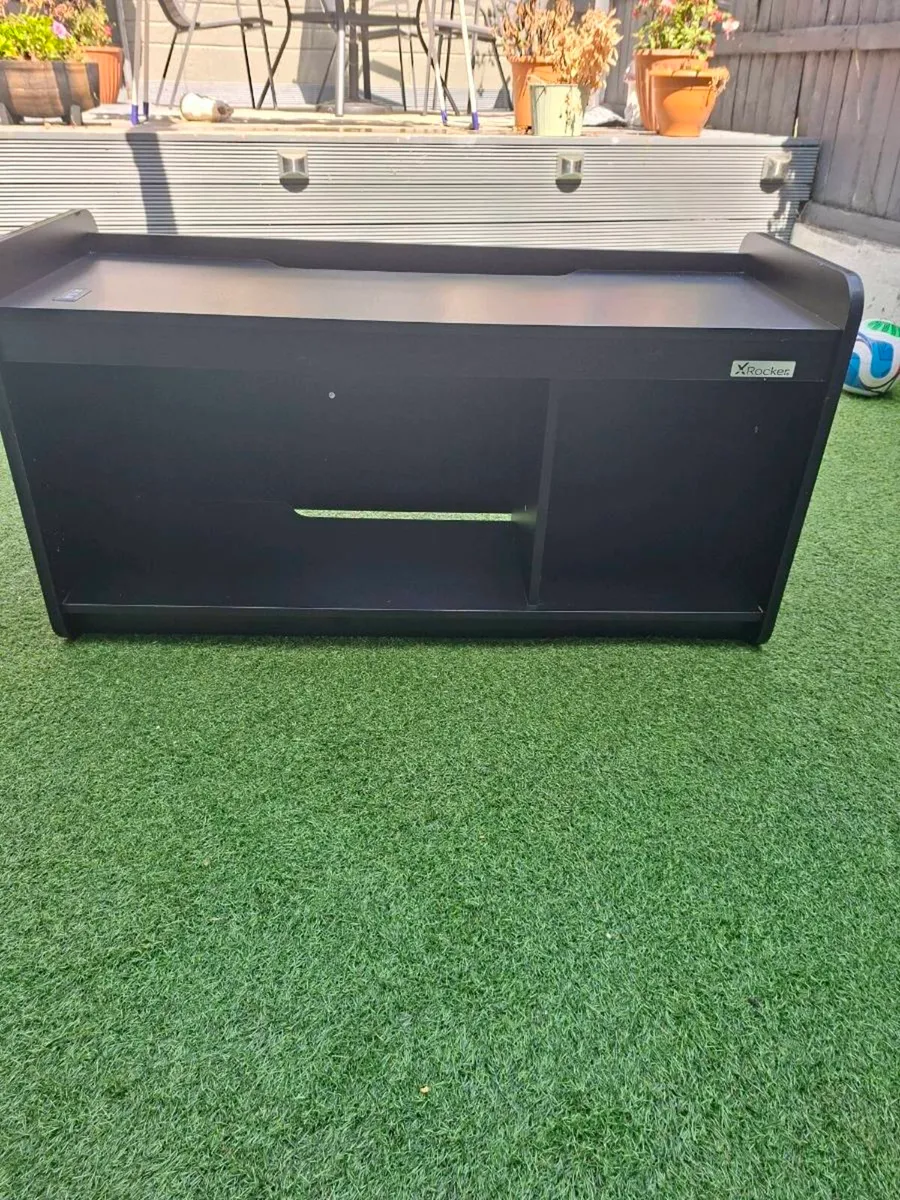 Gaming table - Image 1