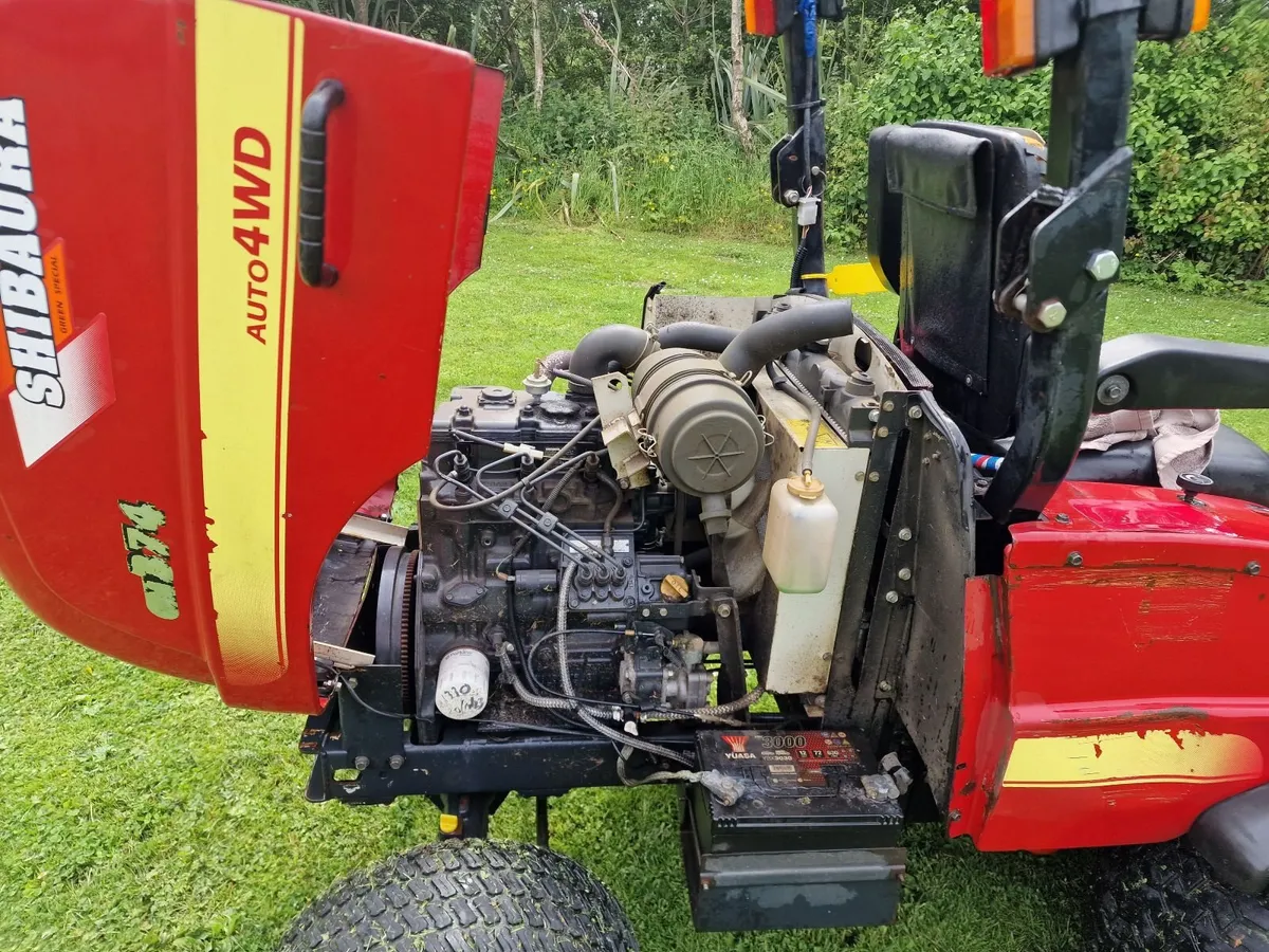 Shibaura CM374 37hp outfront ride on mower - Image 2