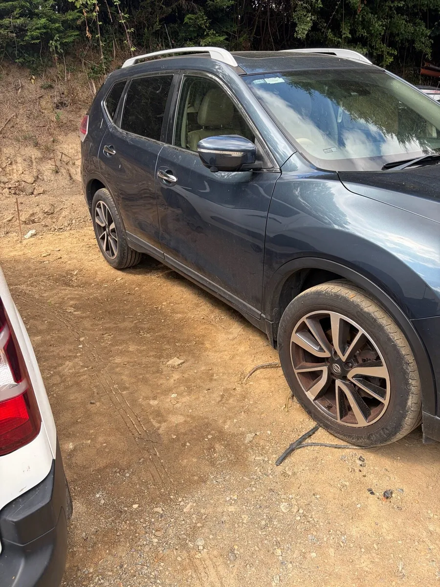 2016 Nissan  7 seater. Engine needs attention - Image 1