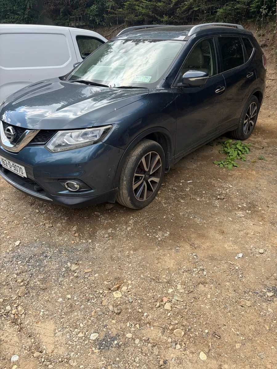 2016 Nissan  7 seater. Engine needs attention - Image 3