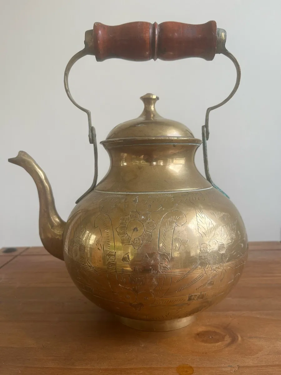 Large vintage brass kettle - Image 1