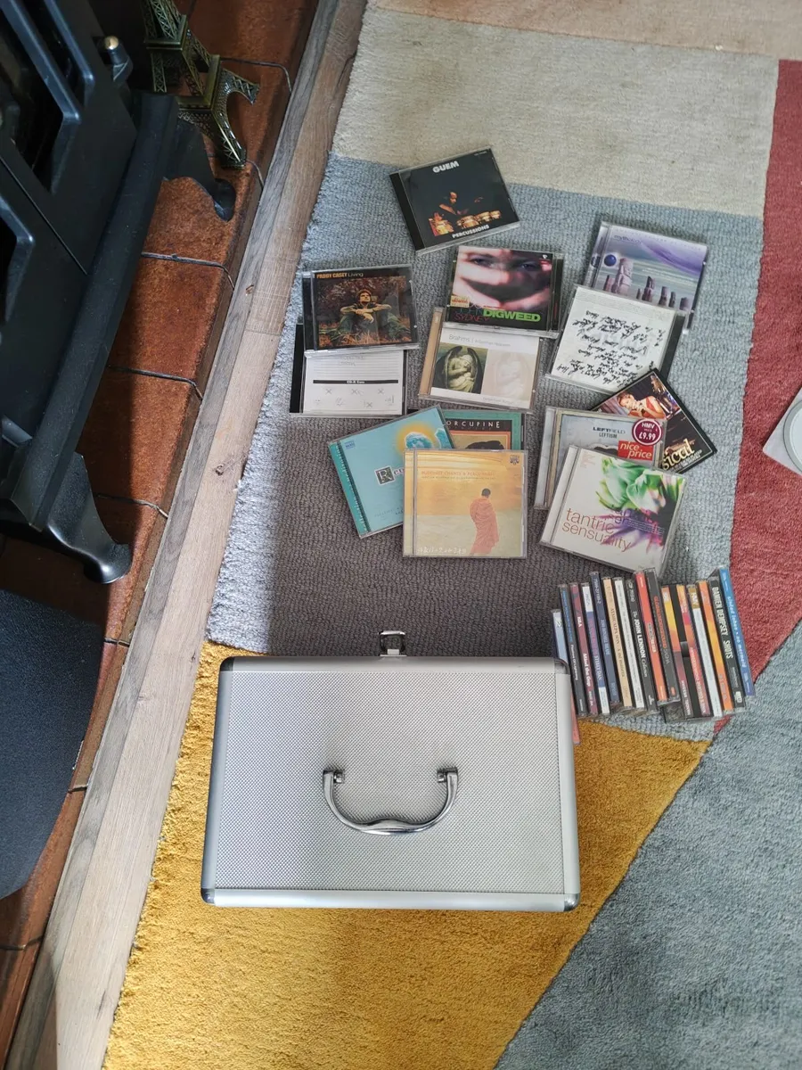 30 cds with box - Image 2
