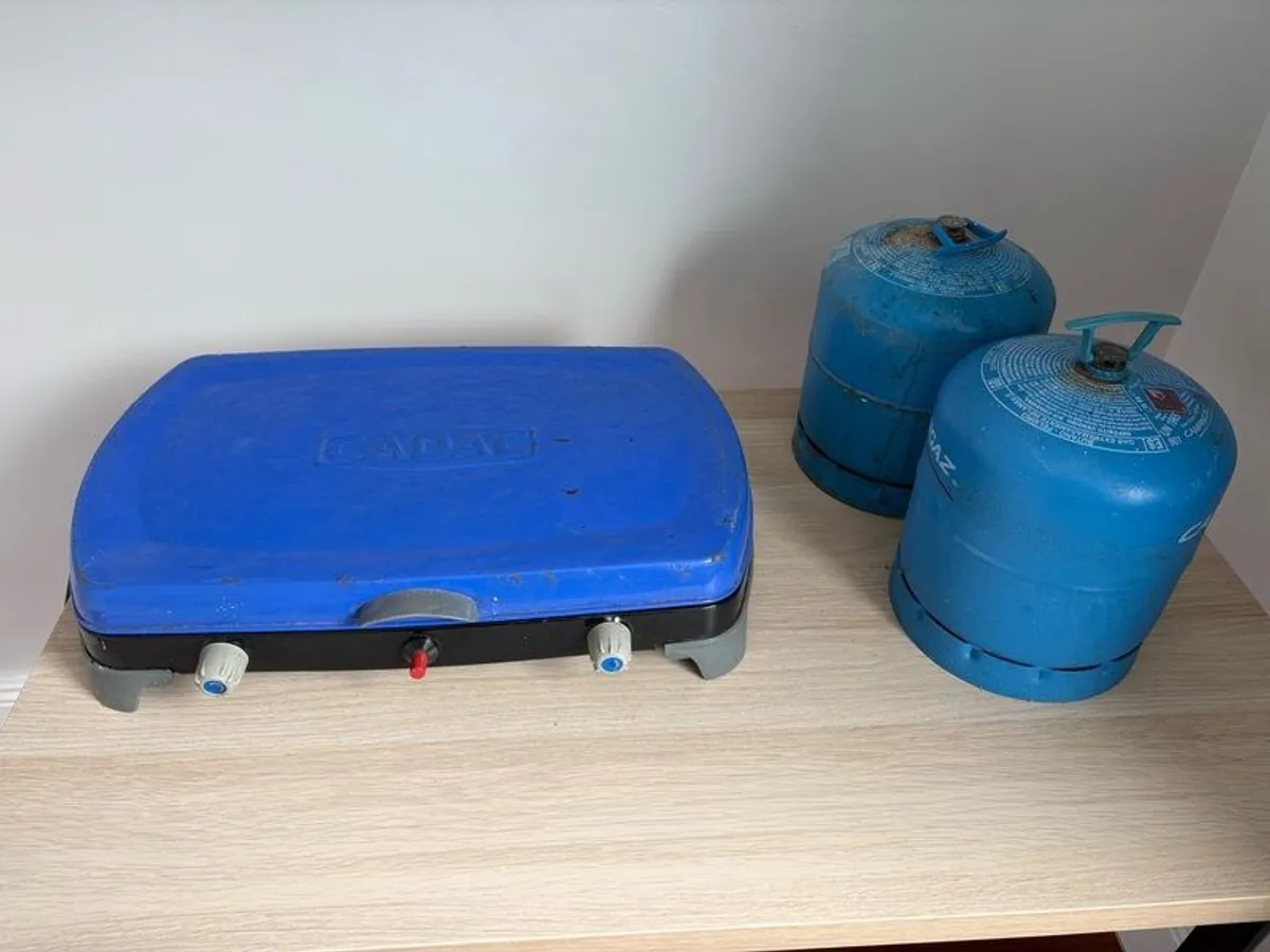Camping gas cooker and gas bottles - Image 2