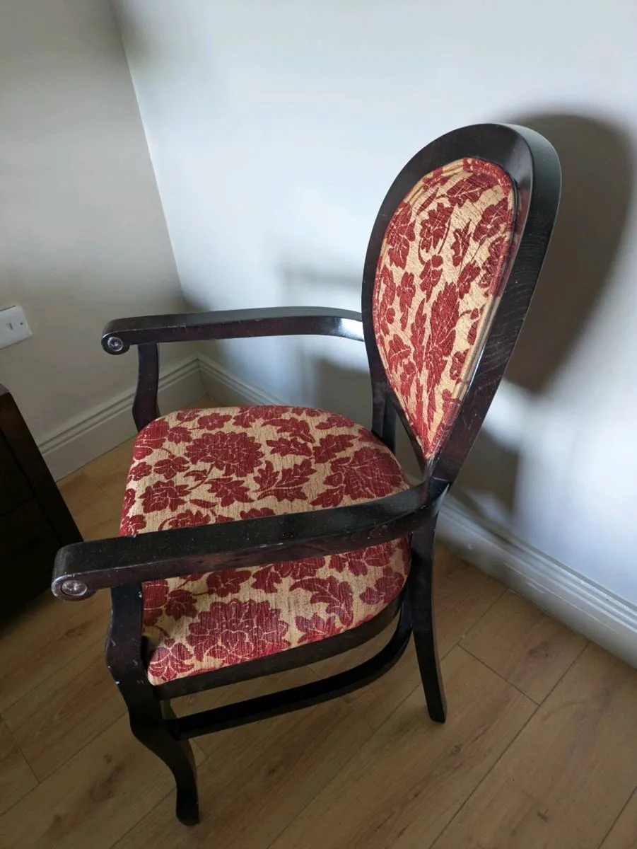 Accent chair - Image 2