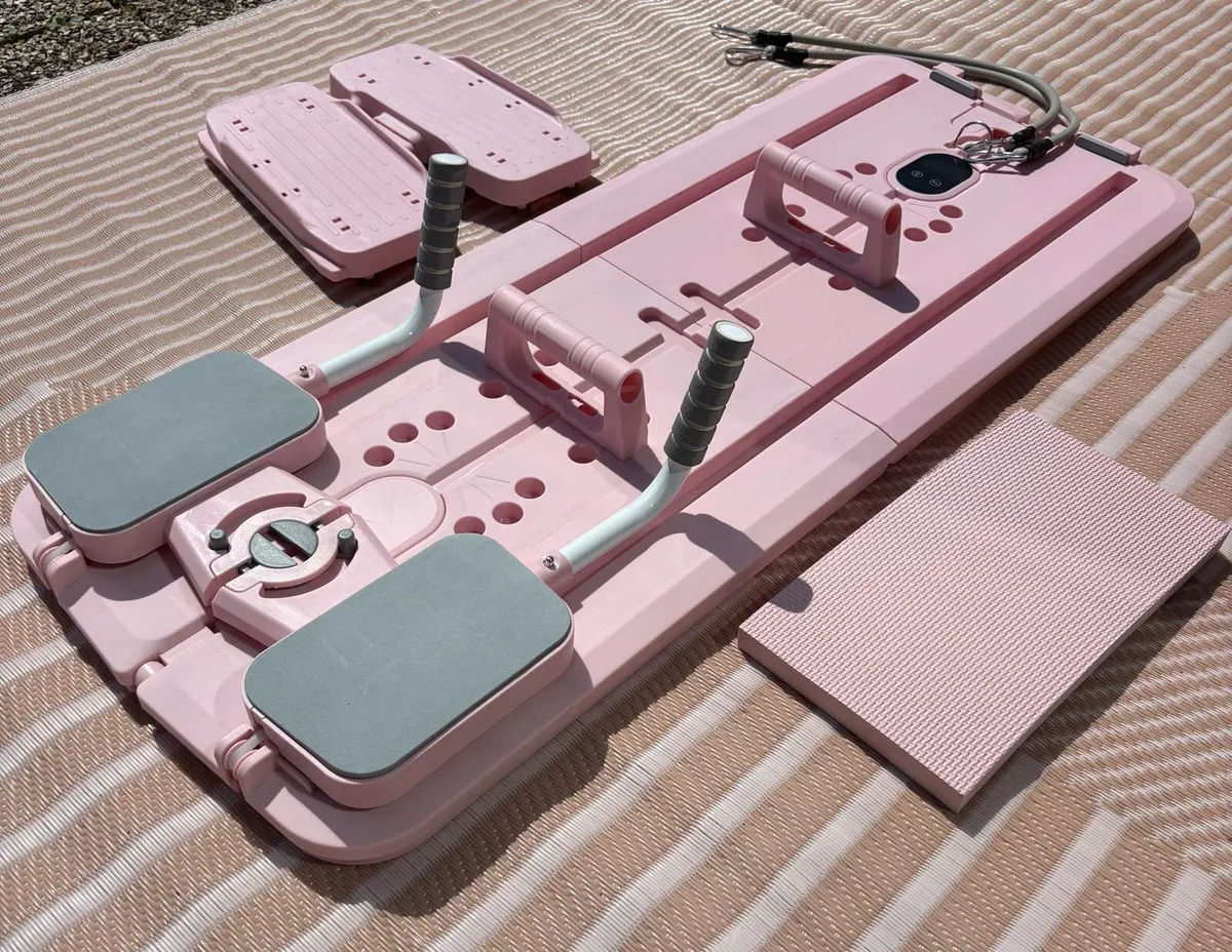 Foldable Pilates reformer board - Image 1