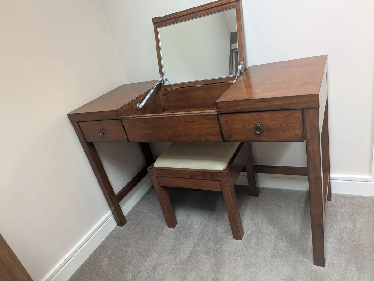 Willis and Gambier - Dressing table and stool - Image 3