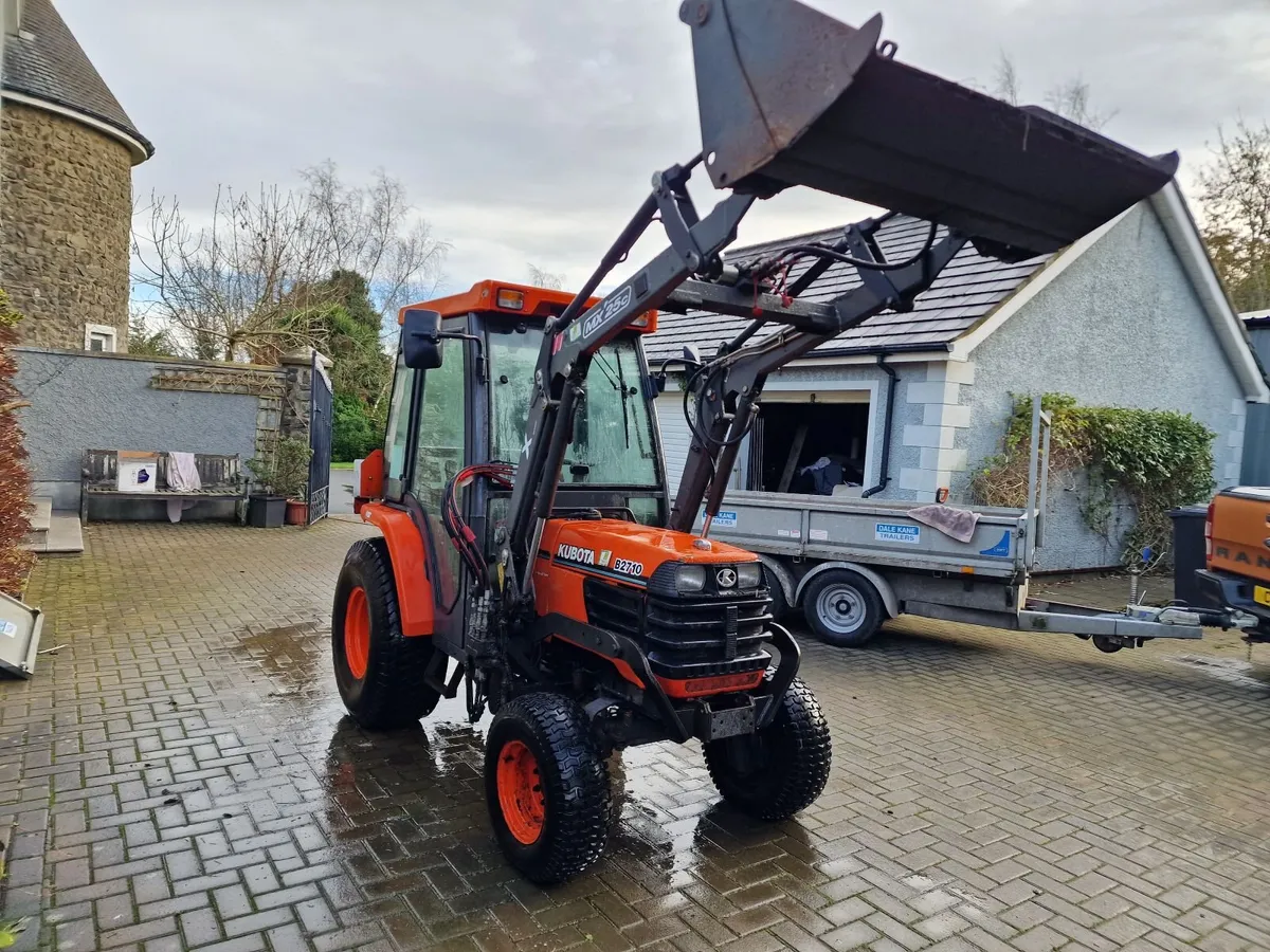 Kubota 24hp Compact Tractor with 4 in 1 Loader - Image 2