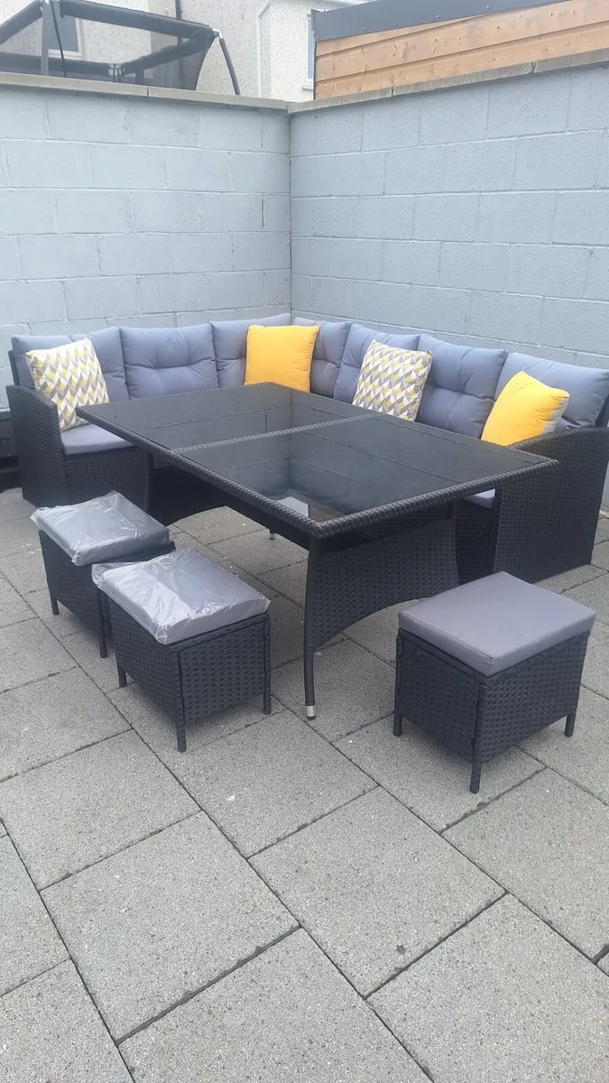 Garden furniture - Image 1