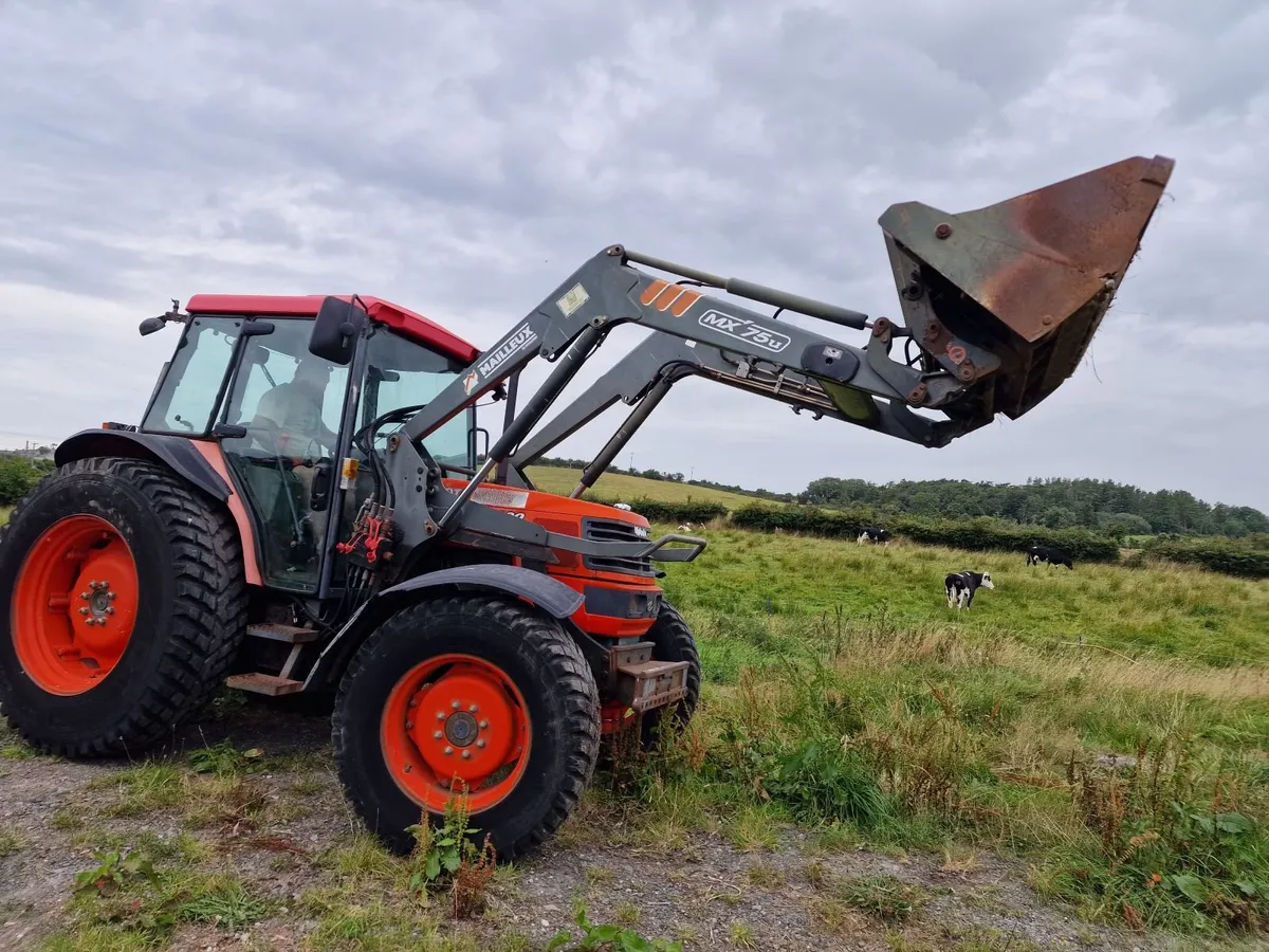 Kubota ME8200 85hp Tractor 4 in 1 Loader - Image 3