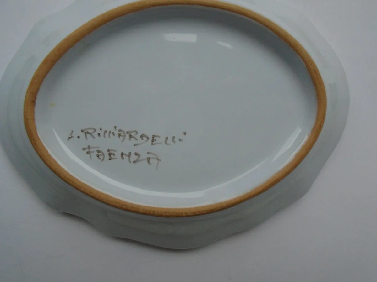 Ceramic dish, Collectables, Faenza pottery. - Image 3