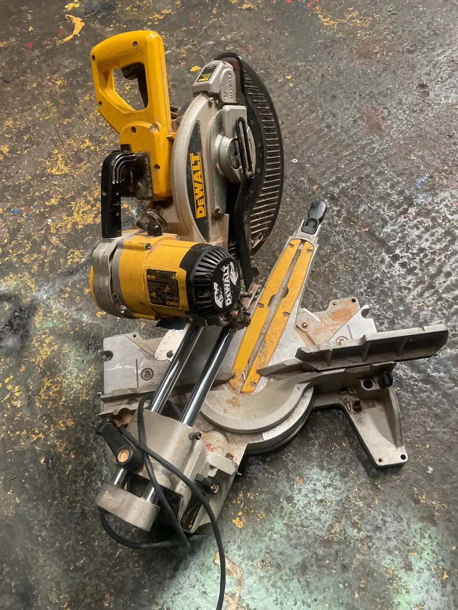 Dewalt Chop Pull Saw 110V - Image 2
