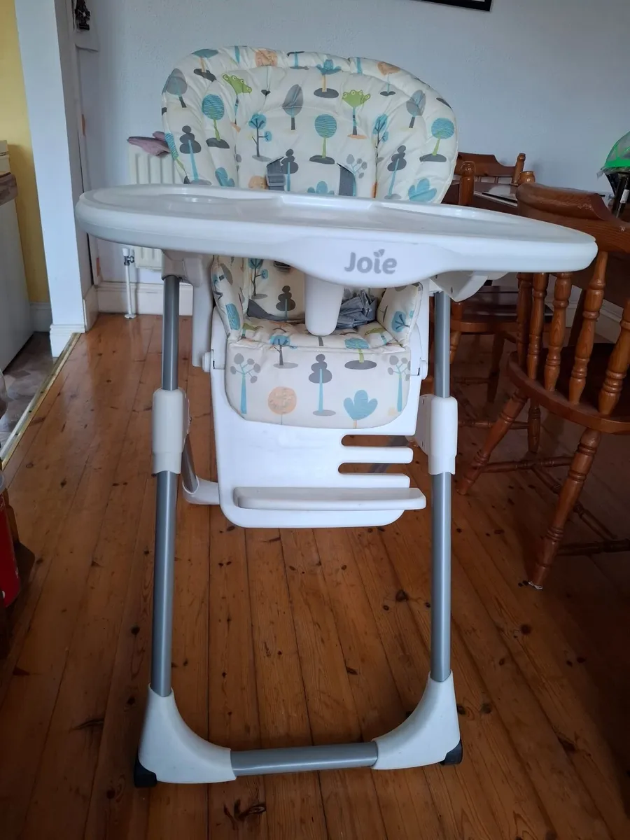 Adjustable high chair for baby